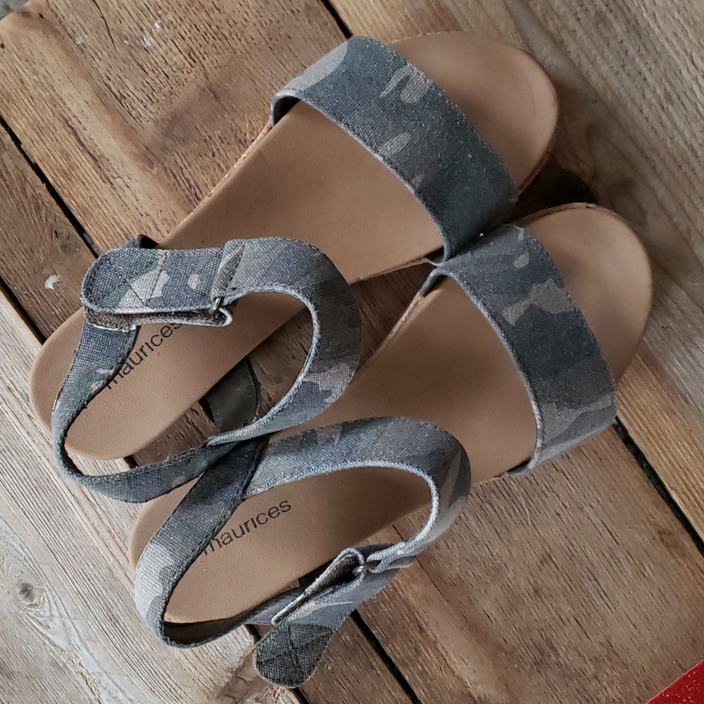 Maurices Camo Felicity Platform Sandals size 8.5